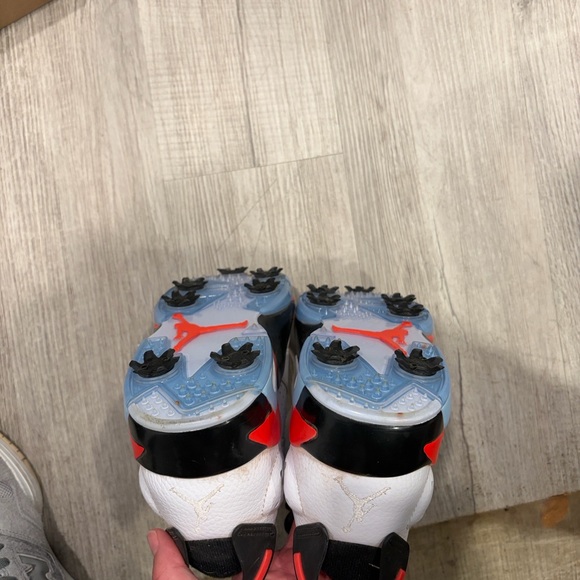 Athletic_Shoes